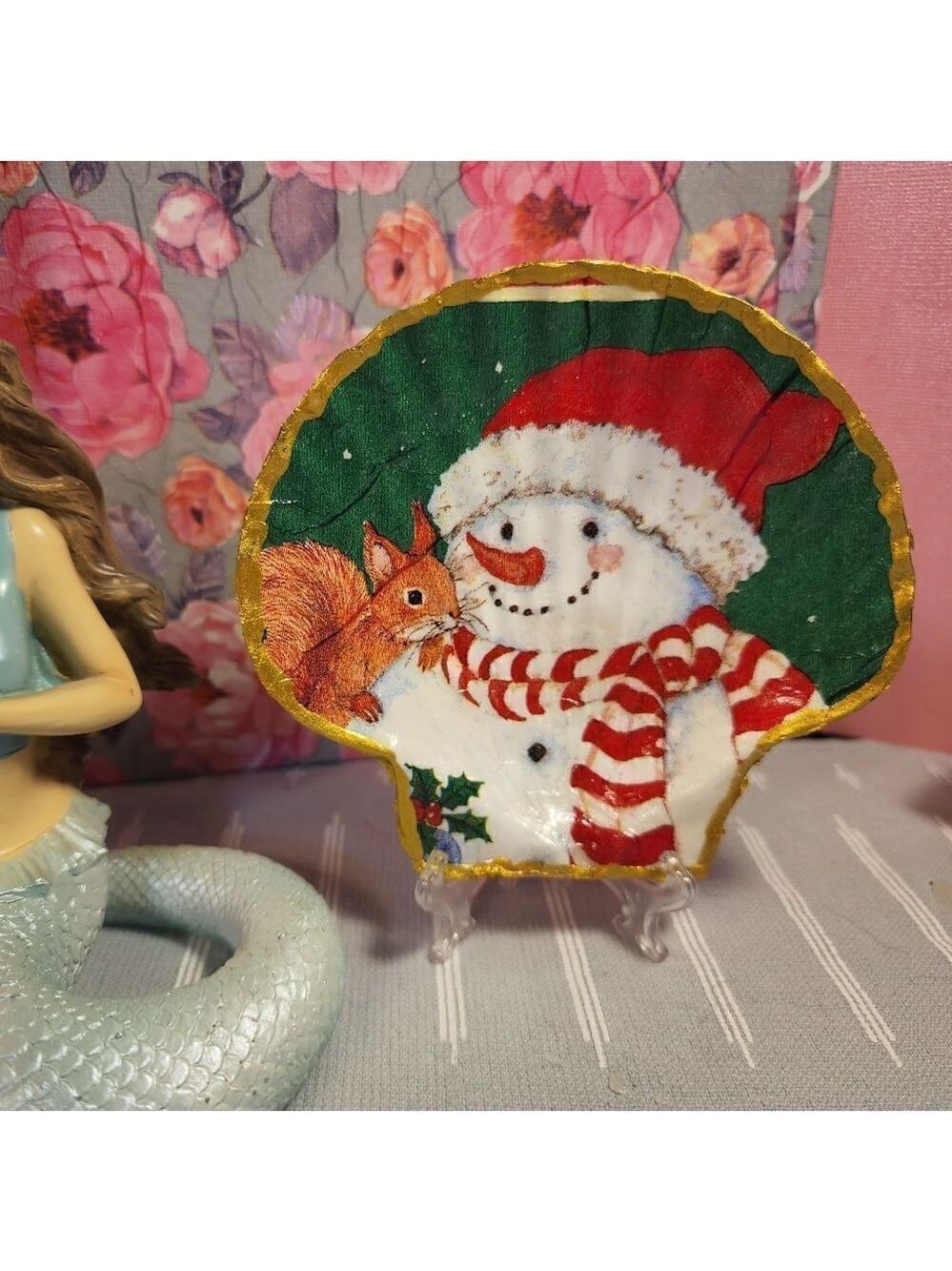 DECOUPAGE SCALLOPED FAN SHELL 